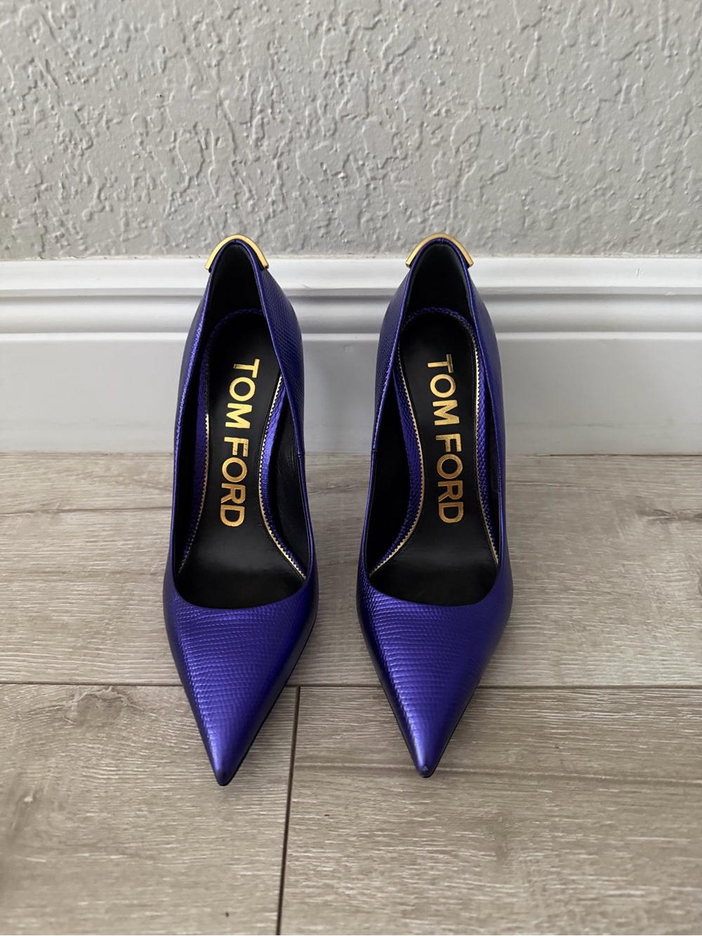 Tom Ford Purple Pointed Stiletto Heels with Gold Heel T women 37 U.S. 7 pumps - Picture 4 of 6
